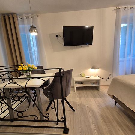 Studio Apartment Lily Rovinj Exterior photo