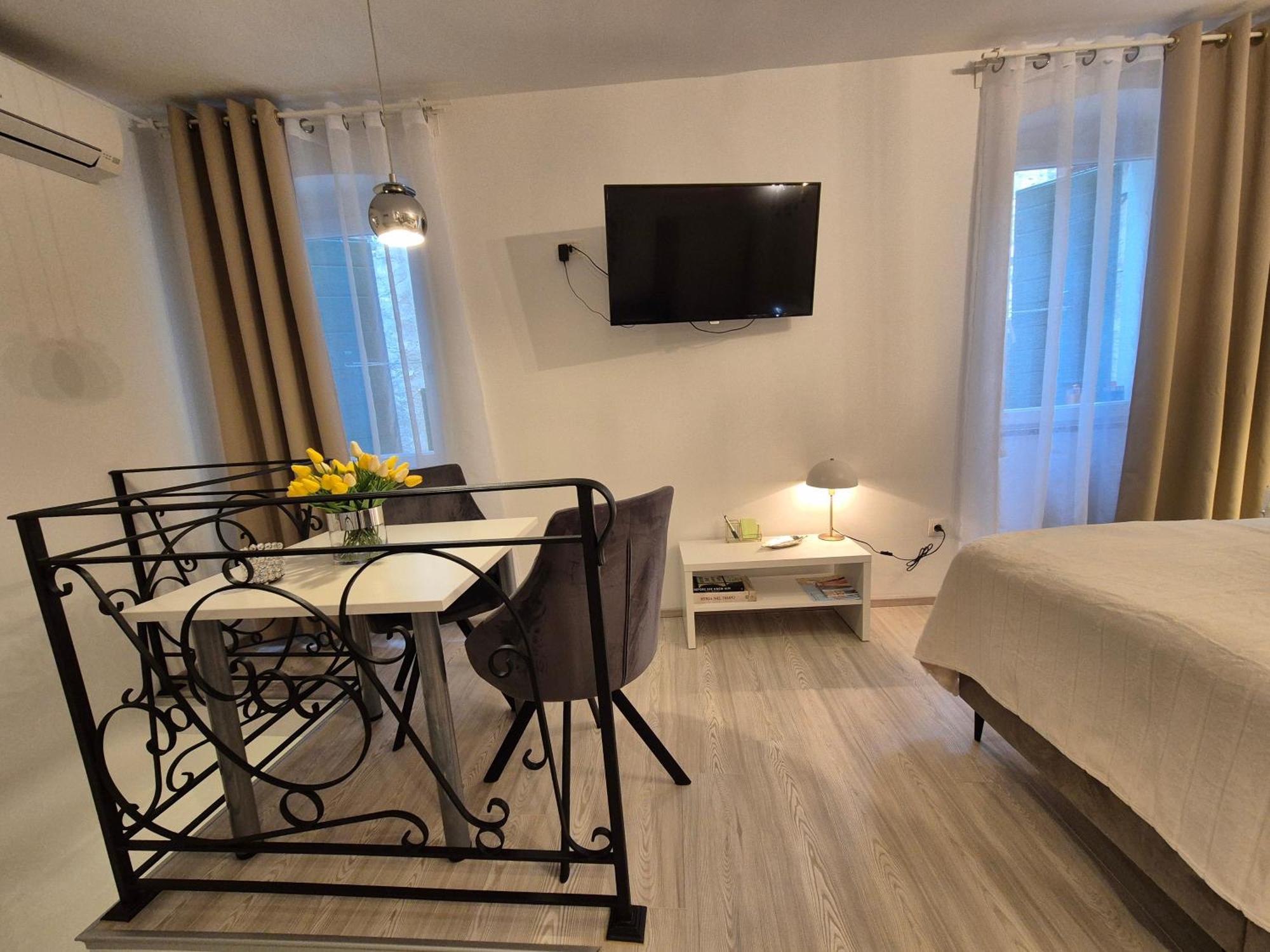 Studio Apartment Lily Rovinj Exterior photo