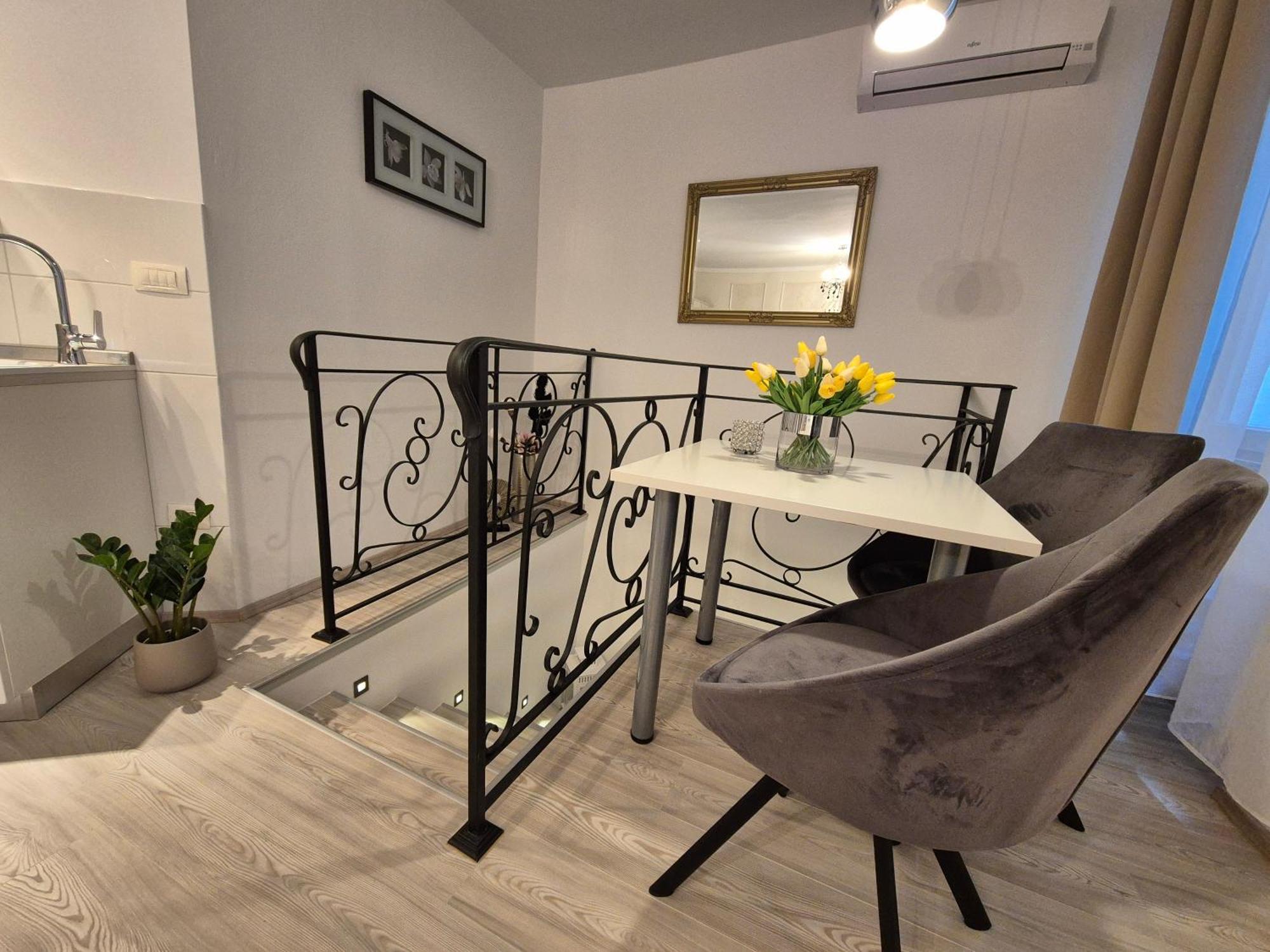 Studio Apartment Lily Rovinj Exterior photo