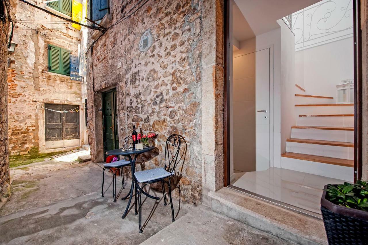 Studio Apartment Lily Rovinj Exterior photo